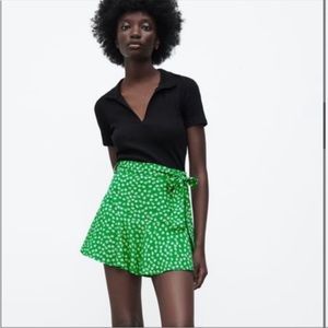 NWT Zara Green Daisy Floral Tie Wrap Skort Skirt Size Small New!